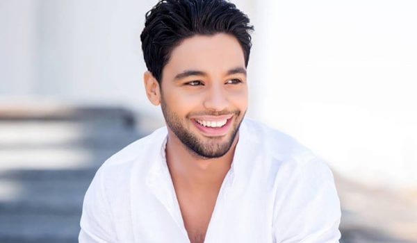 أحمد جمال يفاجئ الجميع ويعلن خطوبته على الهواء