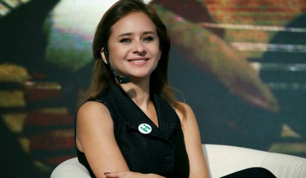نيللي كريم أمام كريم عبد العزيز في فيلم الفارس